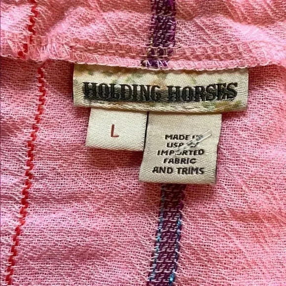 Anthropologie brand holding horses. - Picture 4 of 6